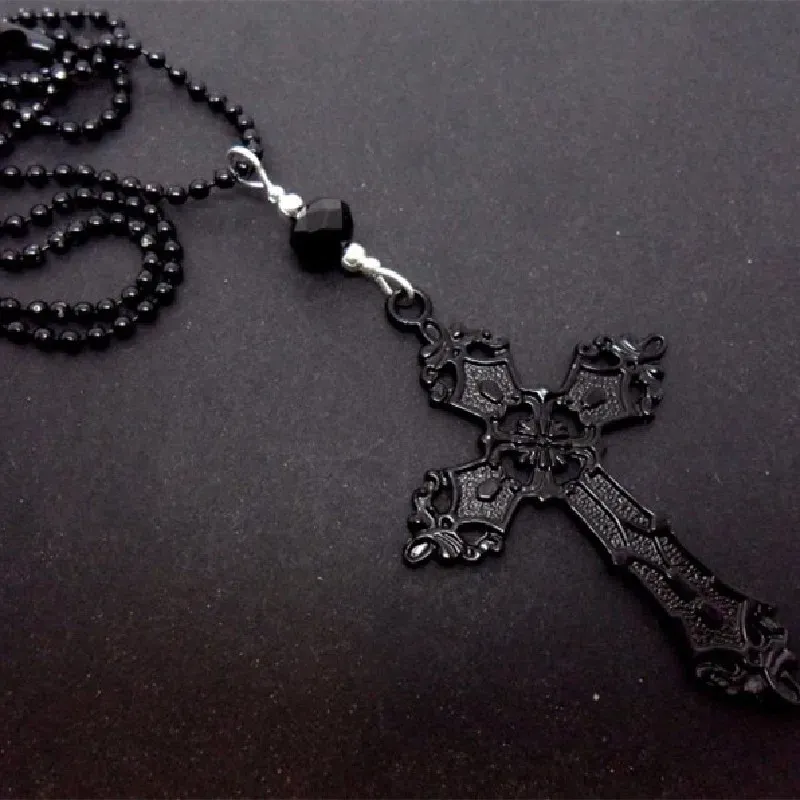 Collier Gothique Croix Noire – Chaîne à Billes