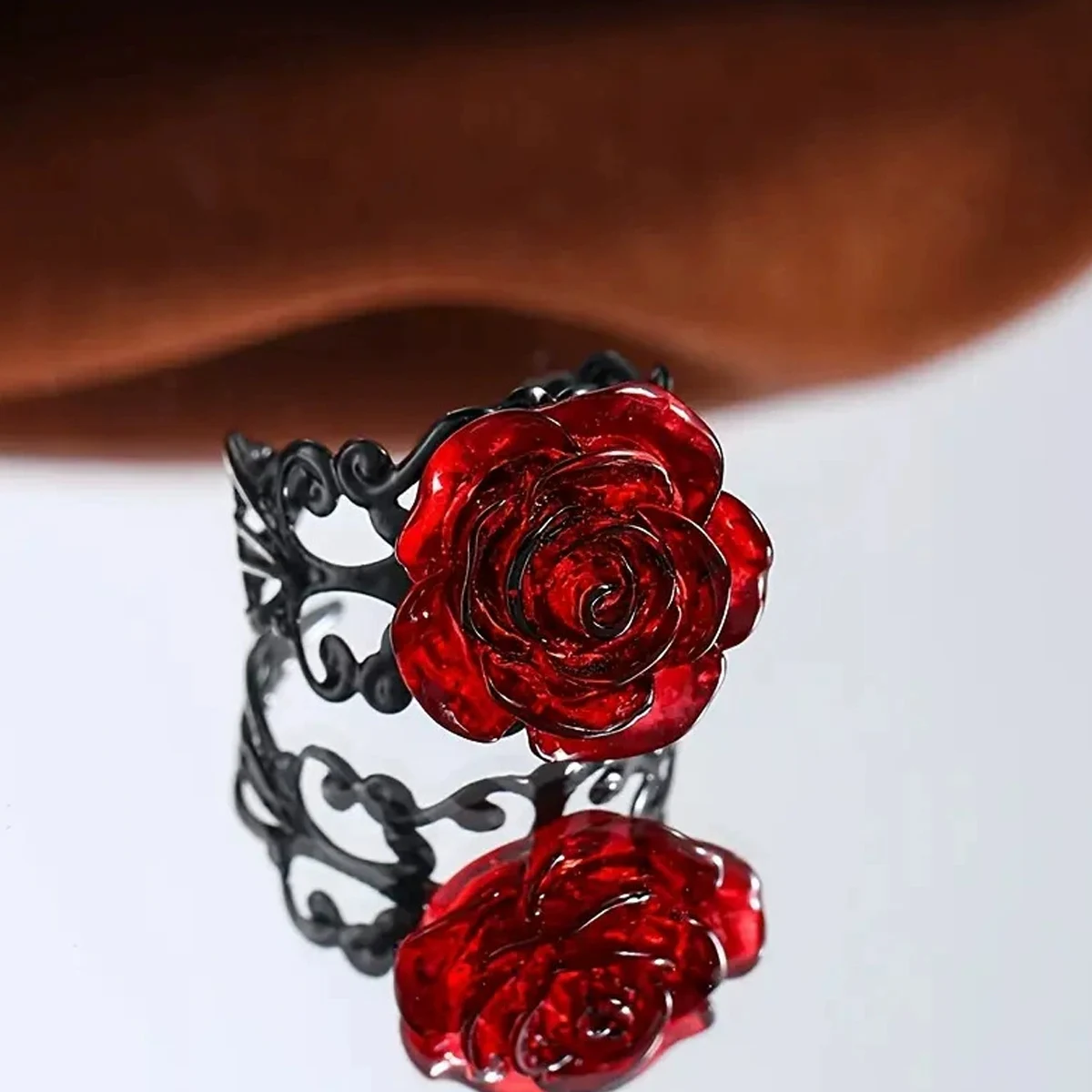 Bague Gothique Rose Rouge – Vigne Noire – Image 2