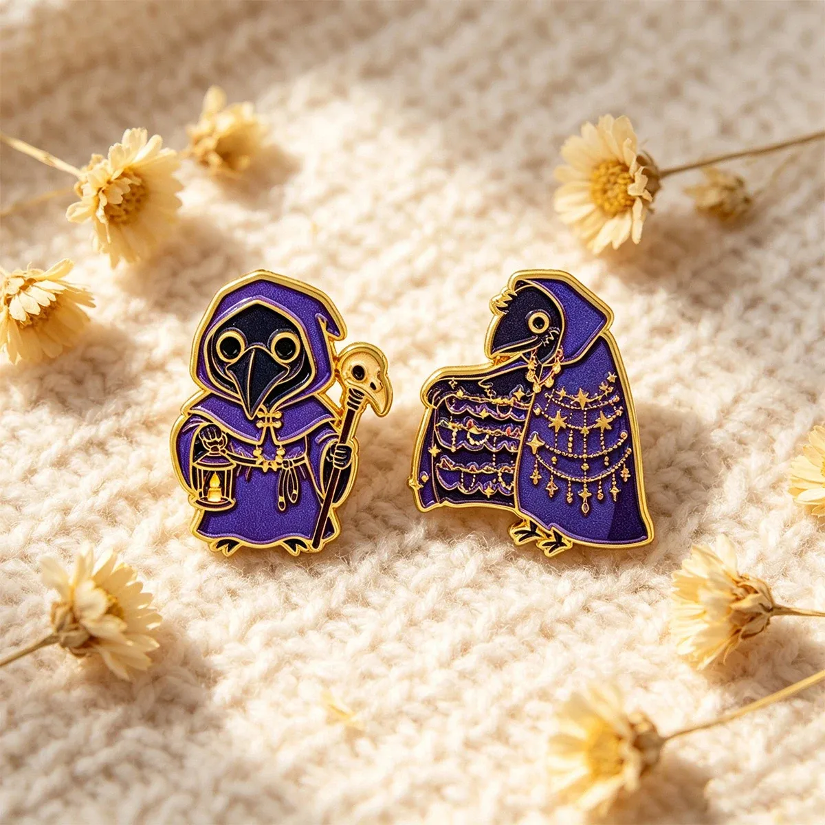 Set de 2 Broches Gothiques – Corbeau et Sorcière Violets