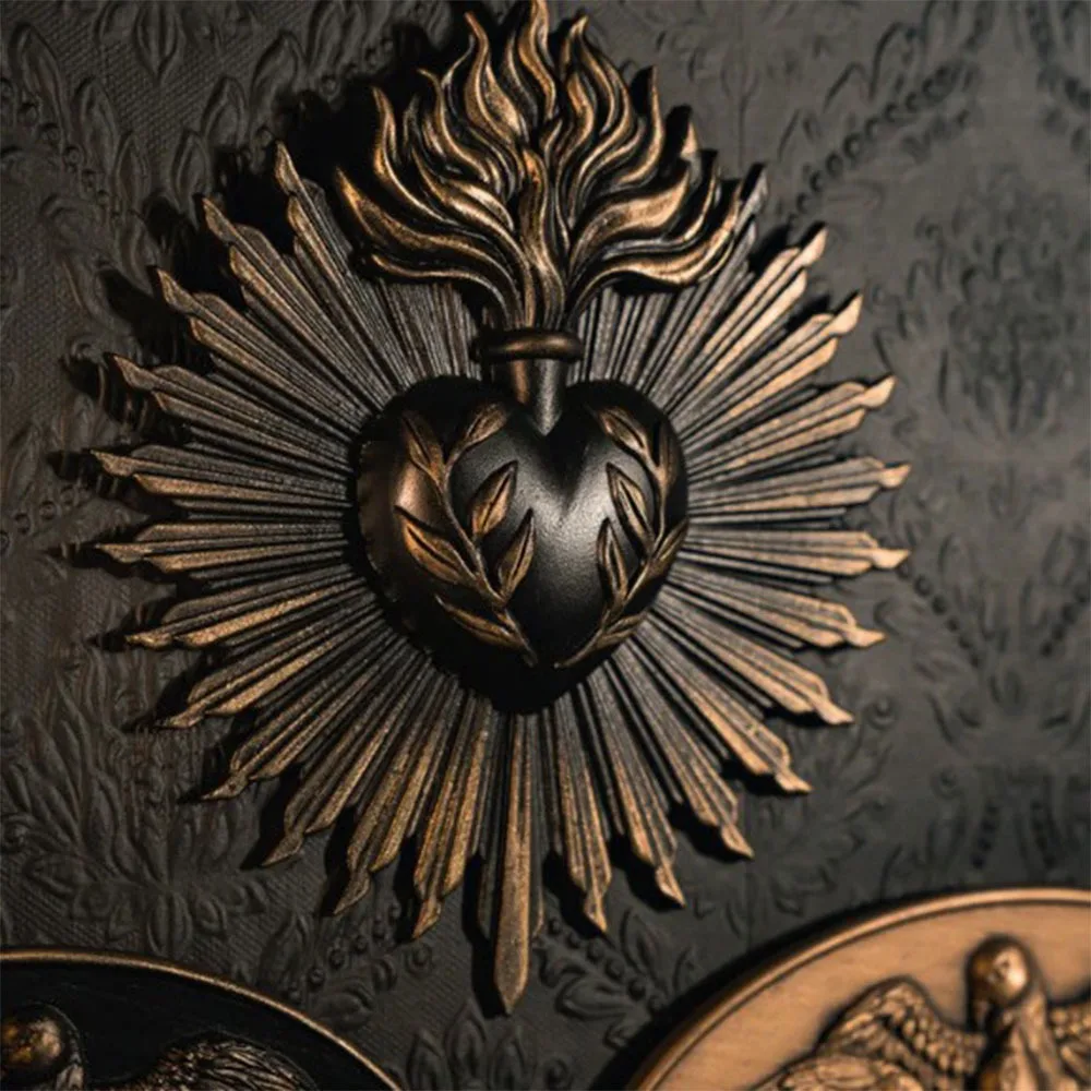 Déco Murale Gothique Cœur Noir – Halo Flamboyant
