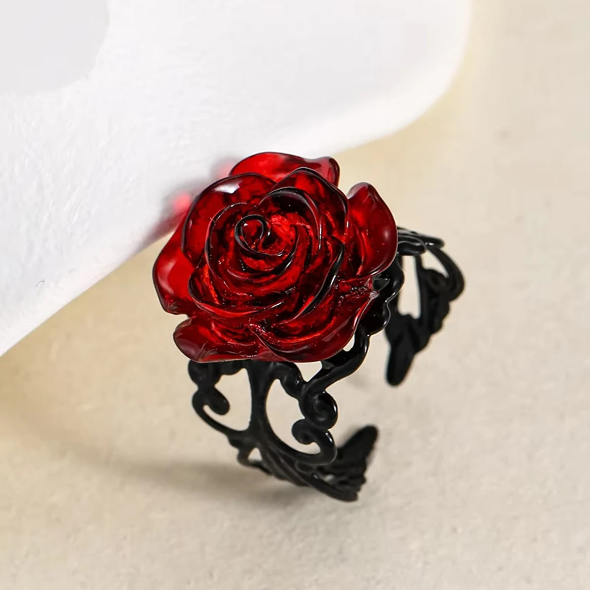 Bague Gothique Rose Rouge – Vigne Noire – Image 6
