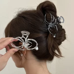 Pince à Cheveux Araignée Argentée – Décor Gothique à Perle