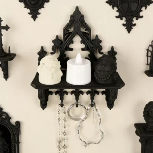 Étagère Murale Gothique Sculptée – Console Noire à Crochets