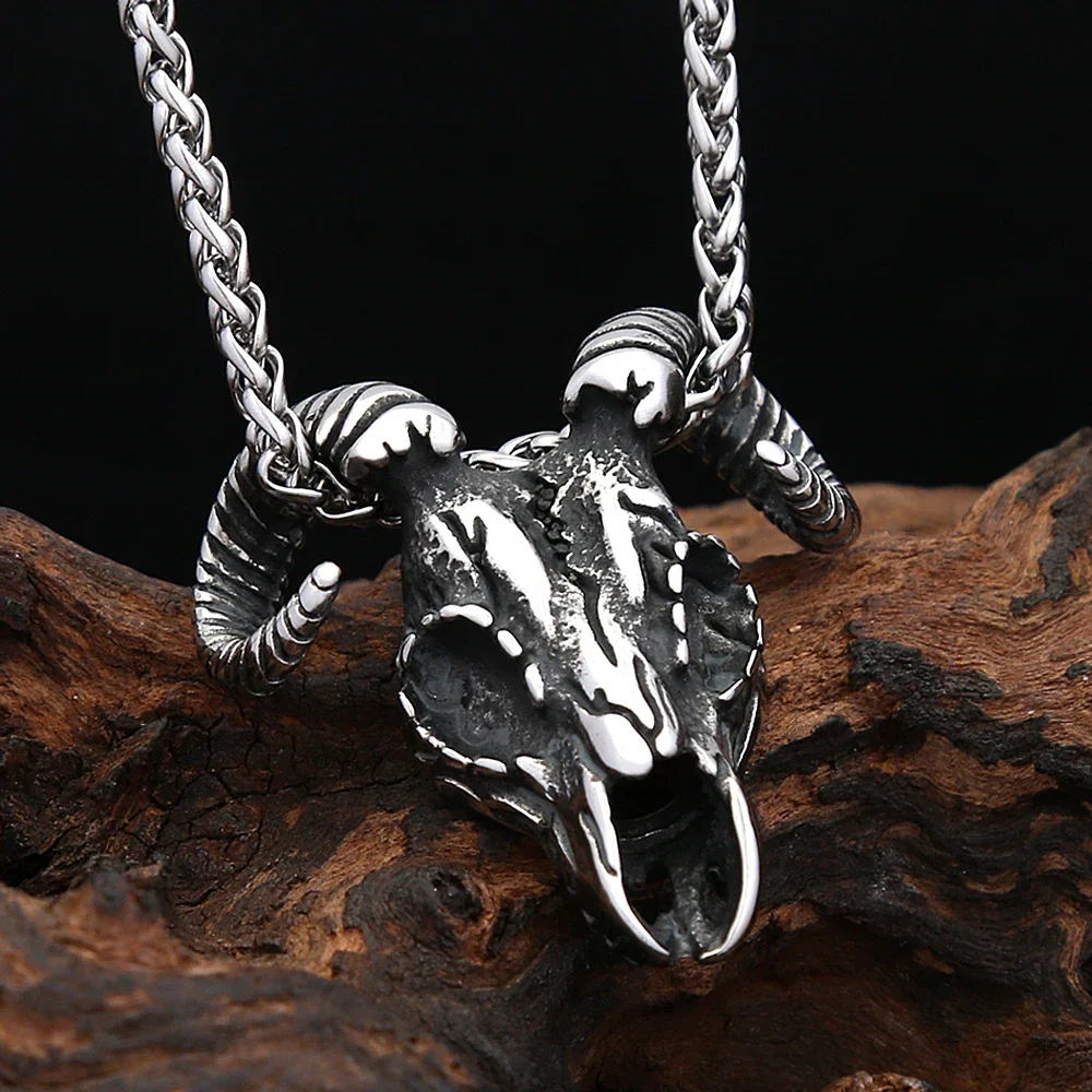Collier Gothique Tête de Chèvre – Pendentif Argenté – Image 3
