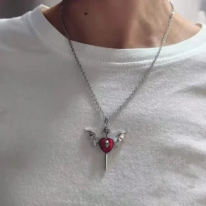 Collier Gothique Coeur Rouge Aile de Chauve Souris – Pointe Argentee