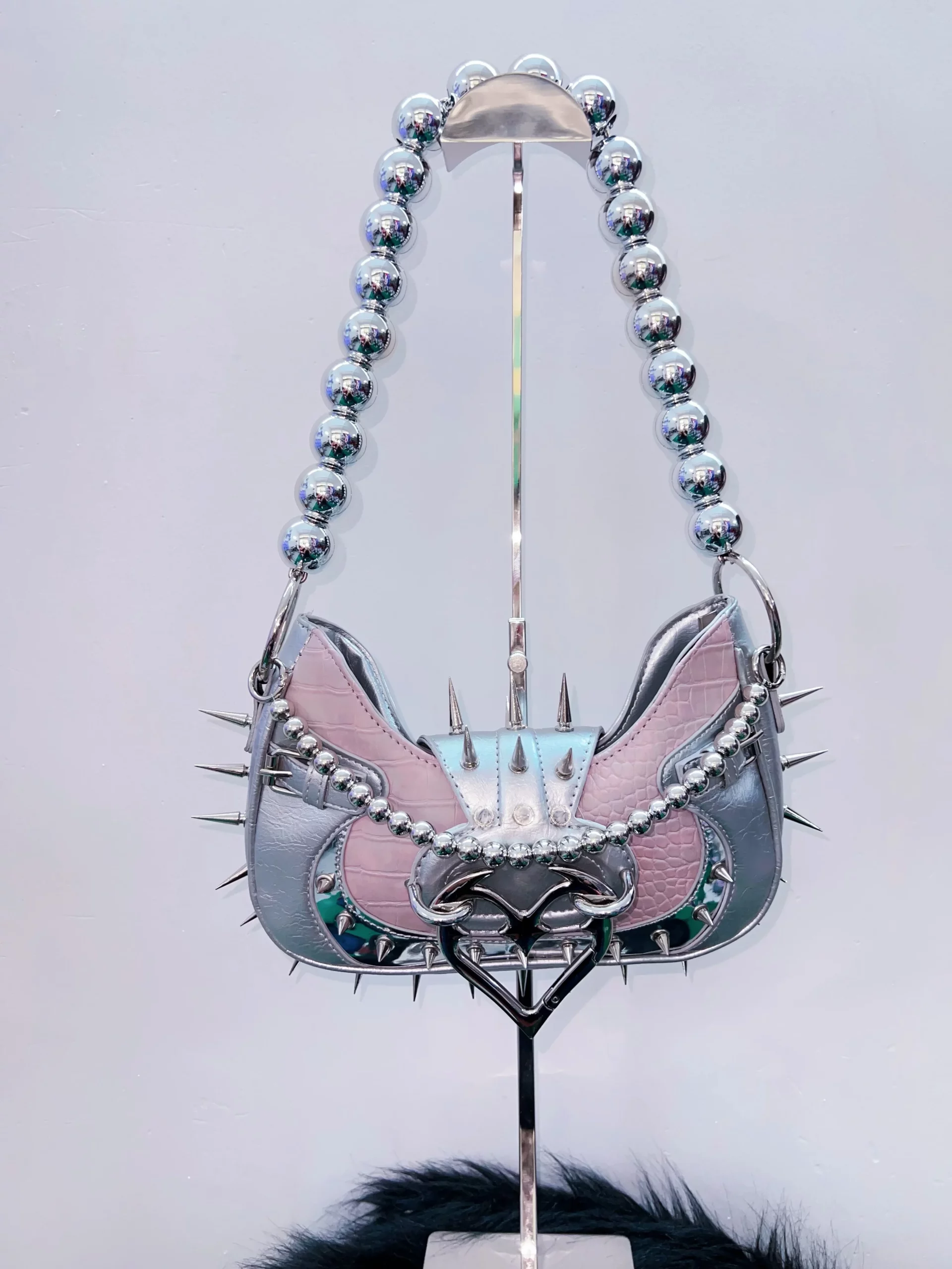 Sac Cybergoth à Rivets – Mini Format Argenté et Rose – Image 4