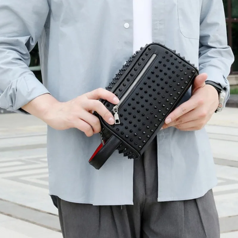 Pochette Cyberpunk Noire à Rivets – Version All Black