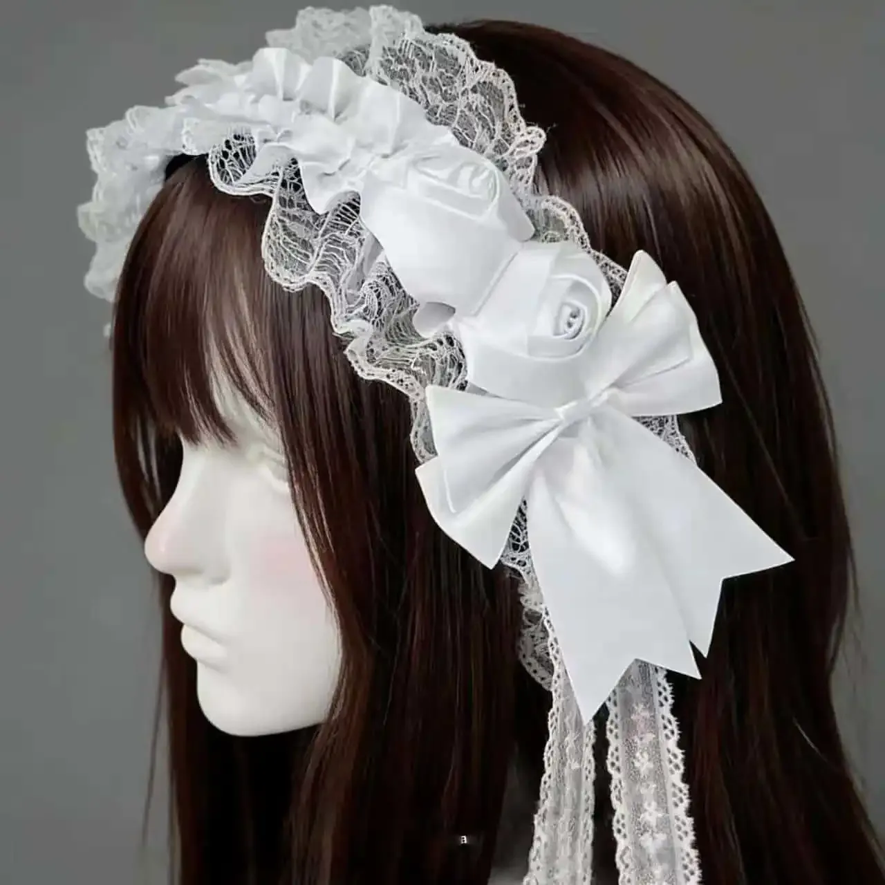 Bandeau Lolita en Dentelle Blanche – Grand Nœud et Rose