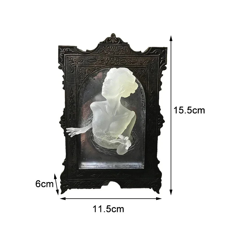 Tableau Gothique Main de Démon – Cadre Spectral – Image 5