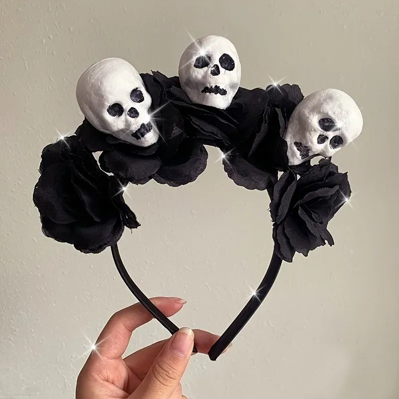 Serre-Tête Gothique Crânes et Roses Noires