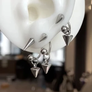 Boucles d’Oreilles Punk à Rivets – Pointes Argentées