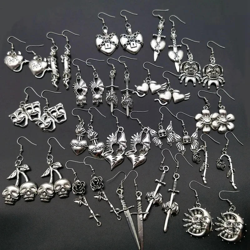 Boucles Gothiques Cœurs Verrouillés – Chaînes et Cadenas