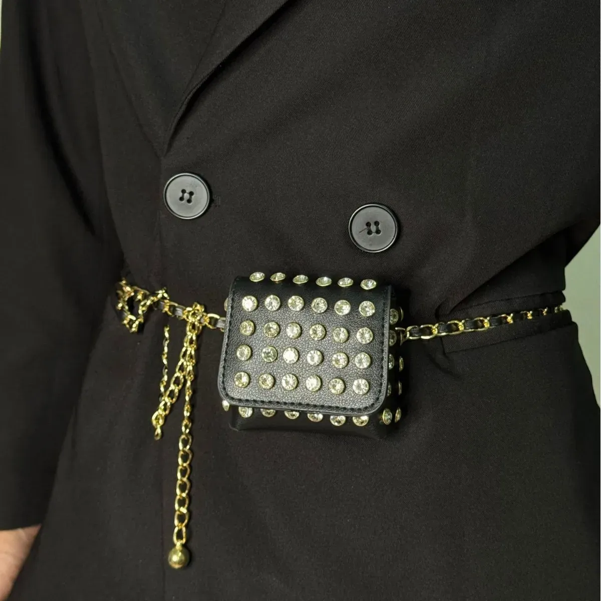 Mini Sacoche Gothique a Rivets Noir – Chaine Doree