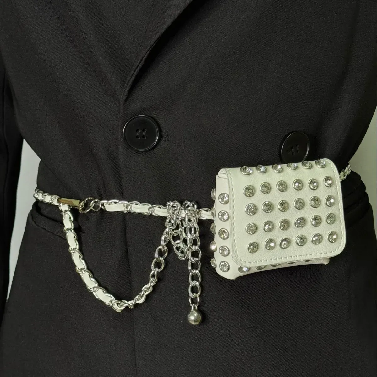 Mini-Sacoche Gothique à Rivets – Chaîne Argentée
