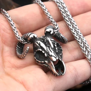 Collier Gothique Tête de Chèvre – Pendentif Argenté