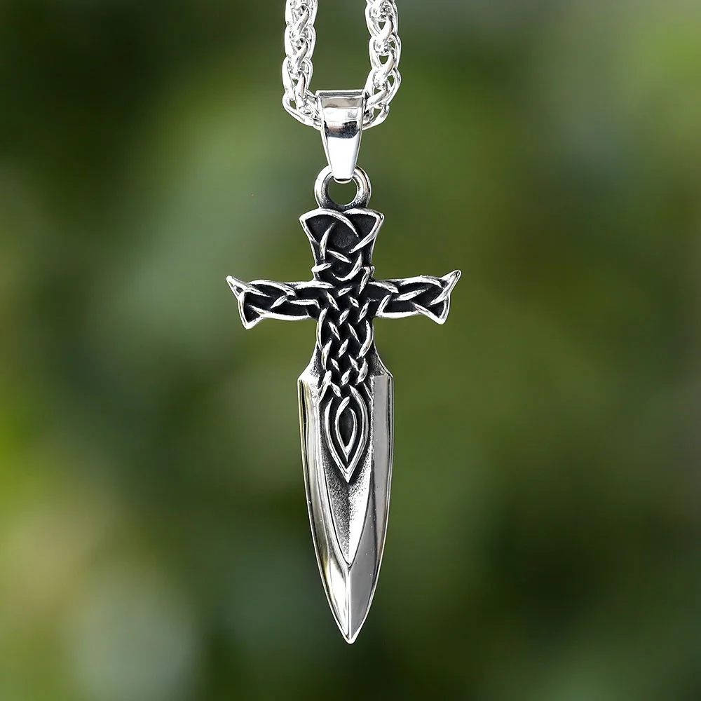 Collier Gothique Épée & Nœud Celtique – Pendentif Argenté – Image 3