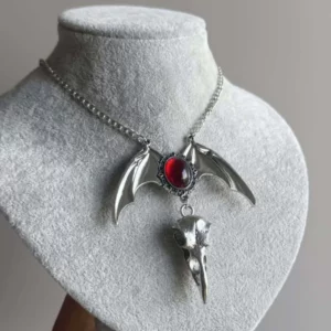 Collier Gothique Chauve Souris – Medaillon Rouge et Crane