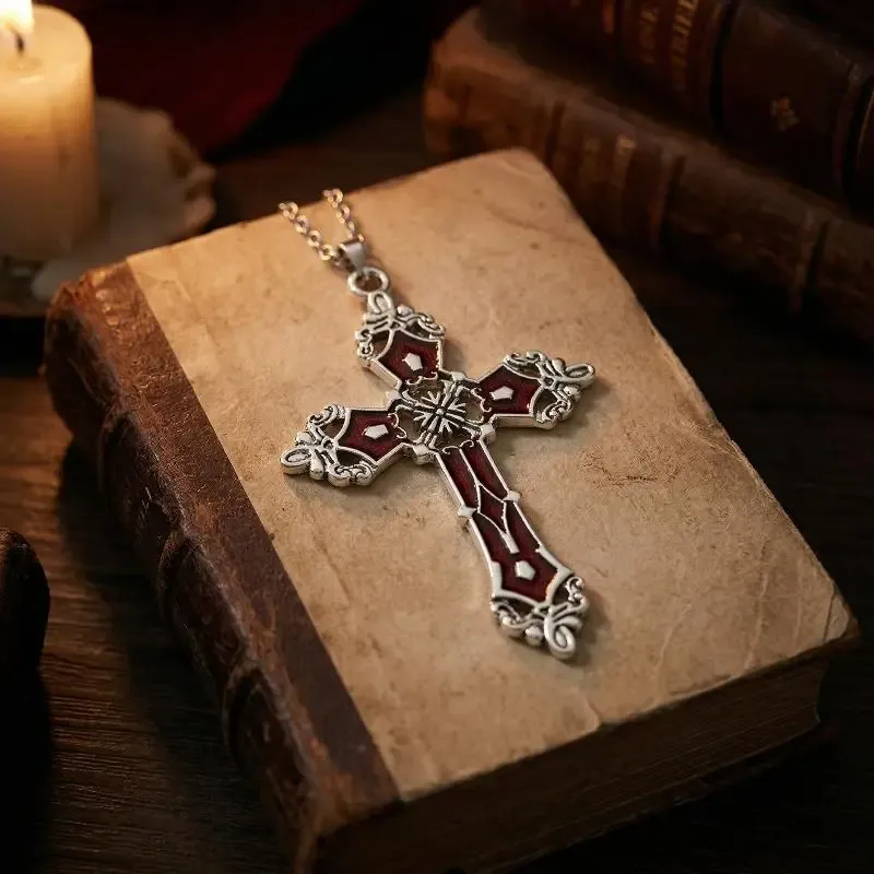 Set de 5 Colliers Gothiques – Croix, Chauve-Souris et Cœur – Image 5