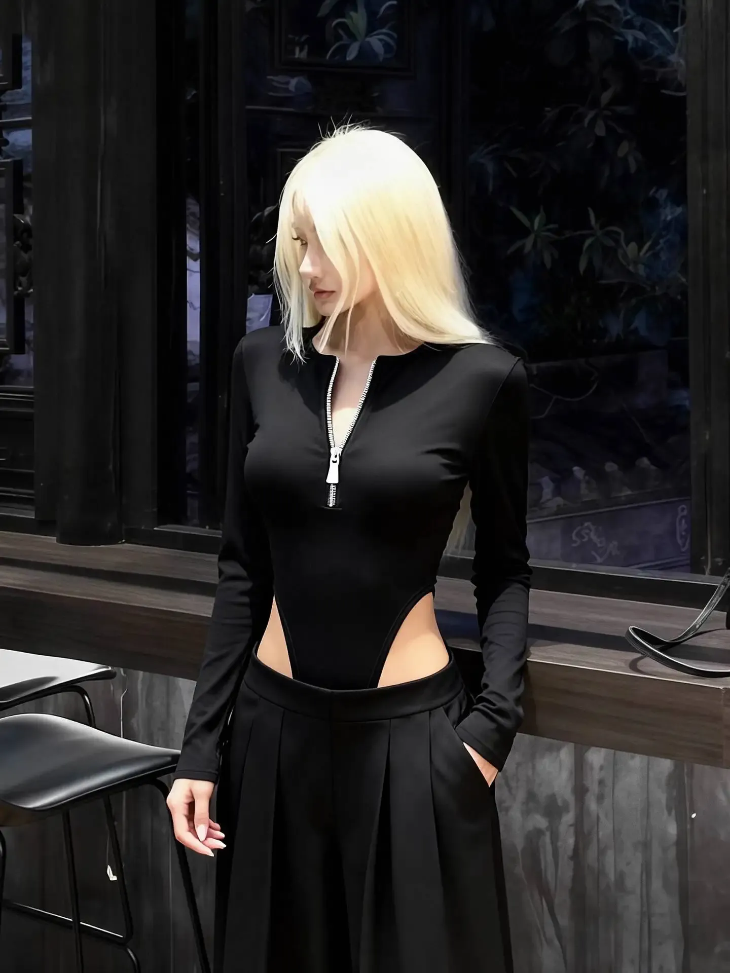 Body Gothique Noir a Demi-Zip et Manches Longues