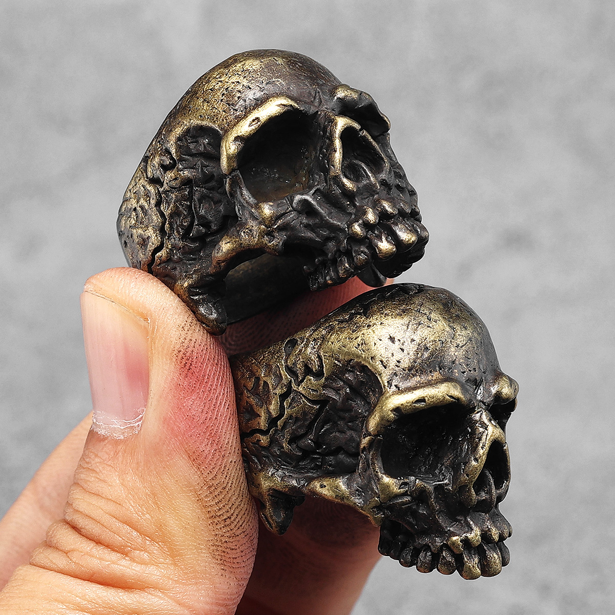 Bague Tête de Mort Vintage – Laiton Patiné – Image 4