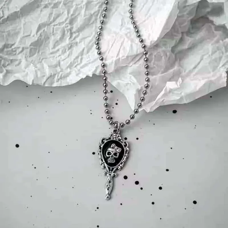 Collier Skull Cameo Drip