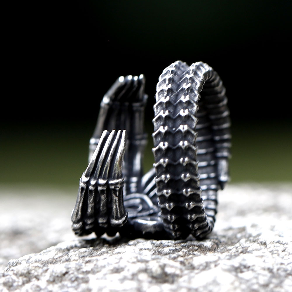 Bague Squelette Gothique 316L – Main Osseuse – Image 3
