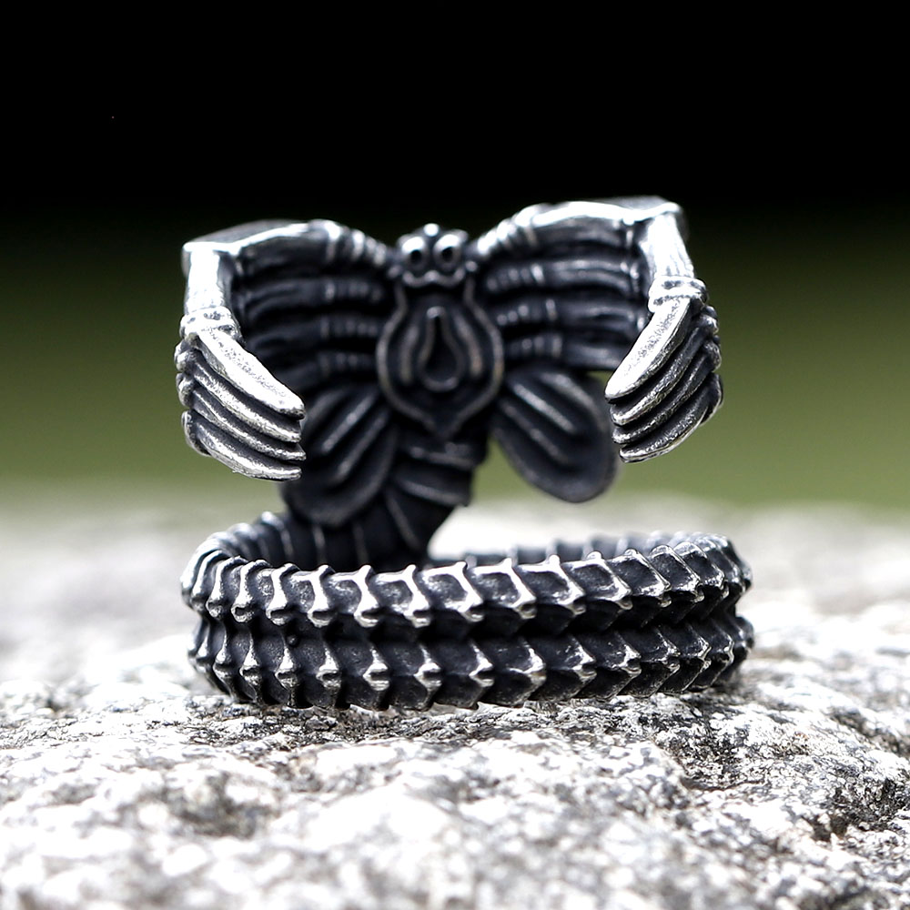 Bague Squelette Gothique 316L – Main Osseuse – Image 4