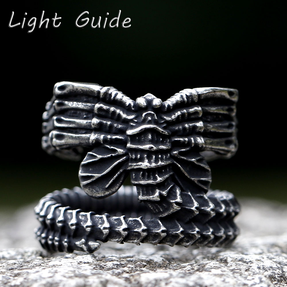 Bague Alien Xénomorphe en Acier – Design Science-Fiction