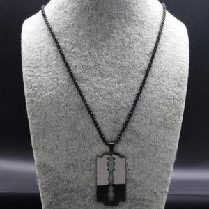 Collier Gothique Noir Pendentif Lame – Acier Inoxydable 60 cm