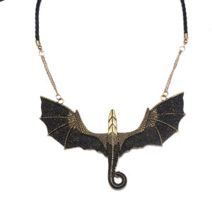 Pendentif Gothique Chauve-Souris Noir et Or – 14 × 9,5 cm