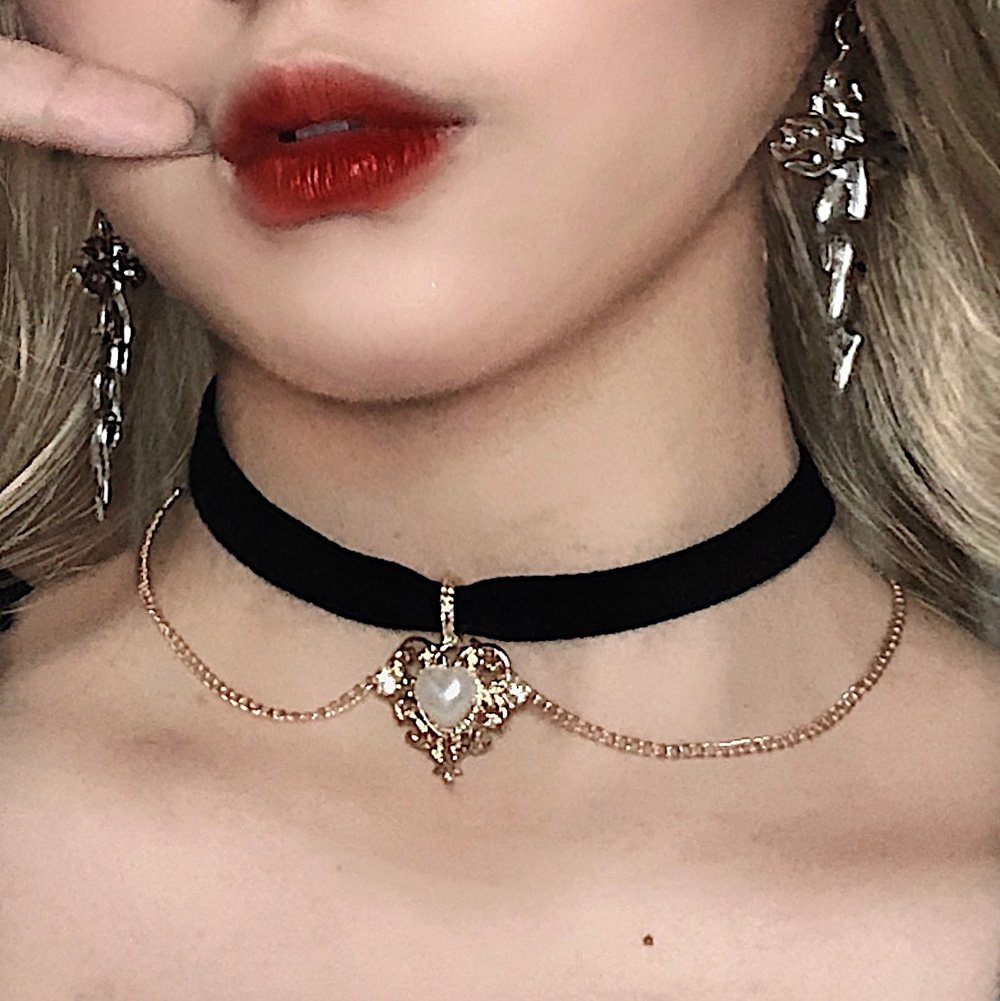 Choker Gothique en Velours Noir – Cœur Baroque – Image 2