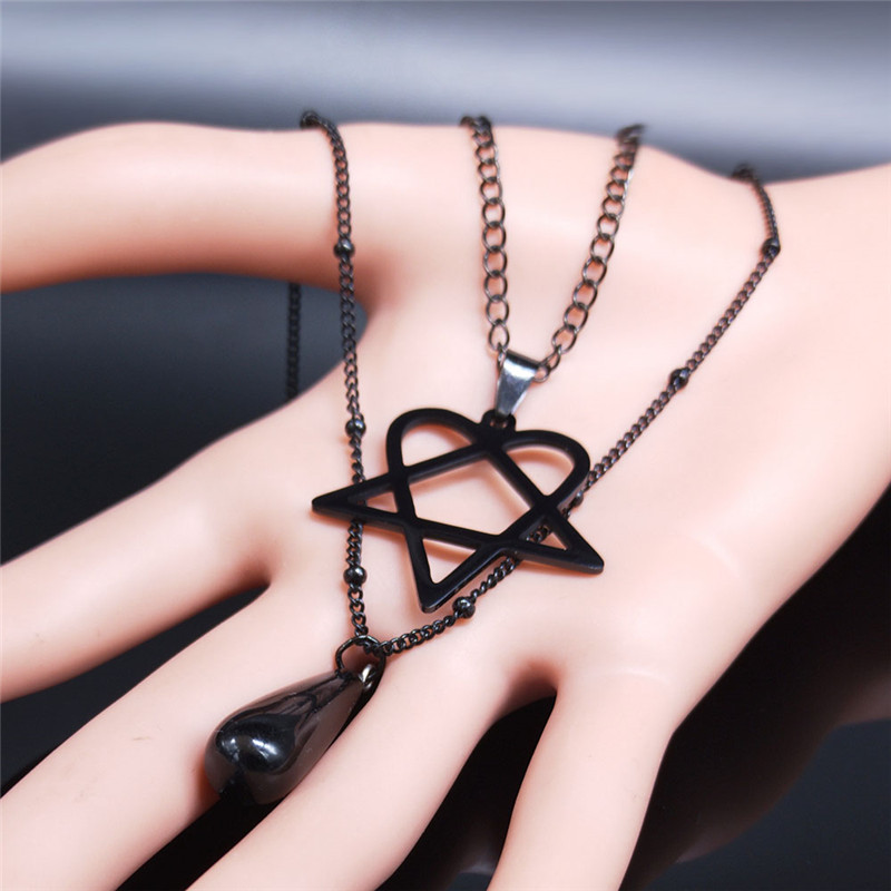 Collier Gothique Superposé Noir – Double Pendentif