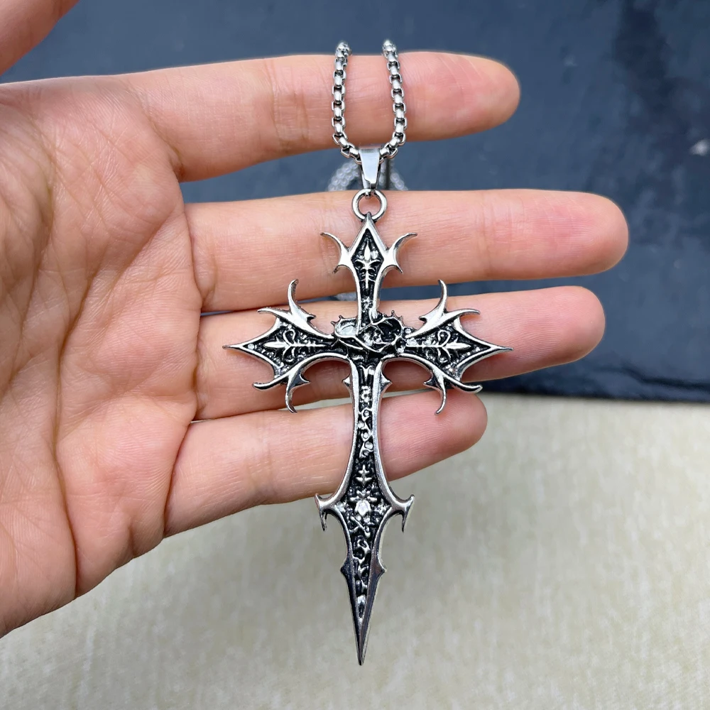 Collier Cross Relic