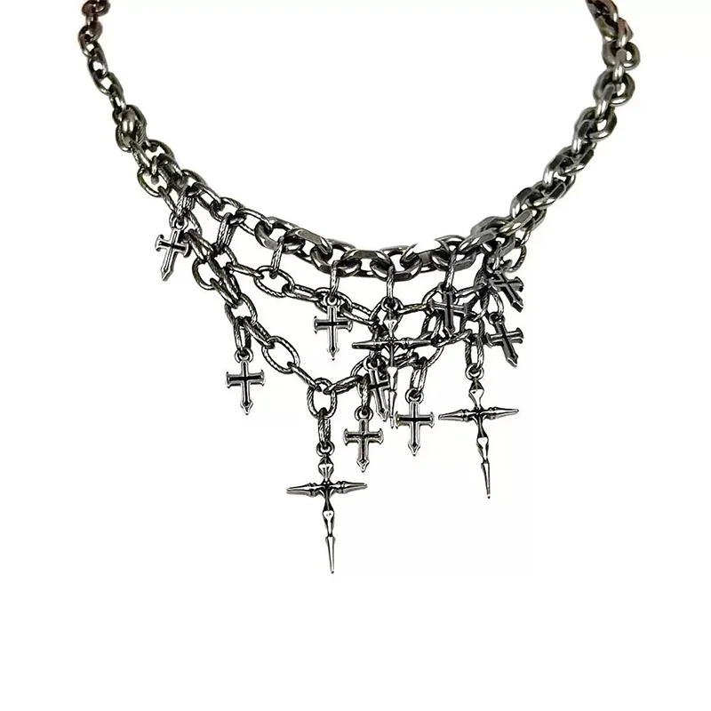 Collier noir argenté à chaînes multiples et pendentifs croix