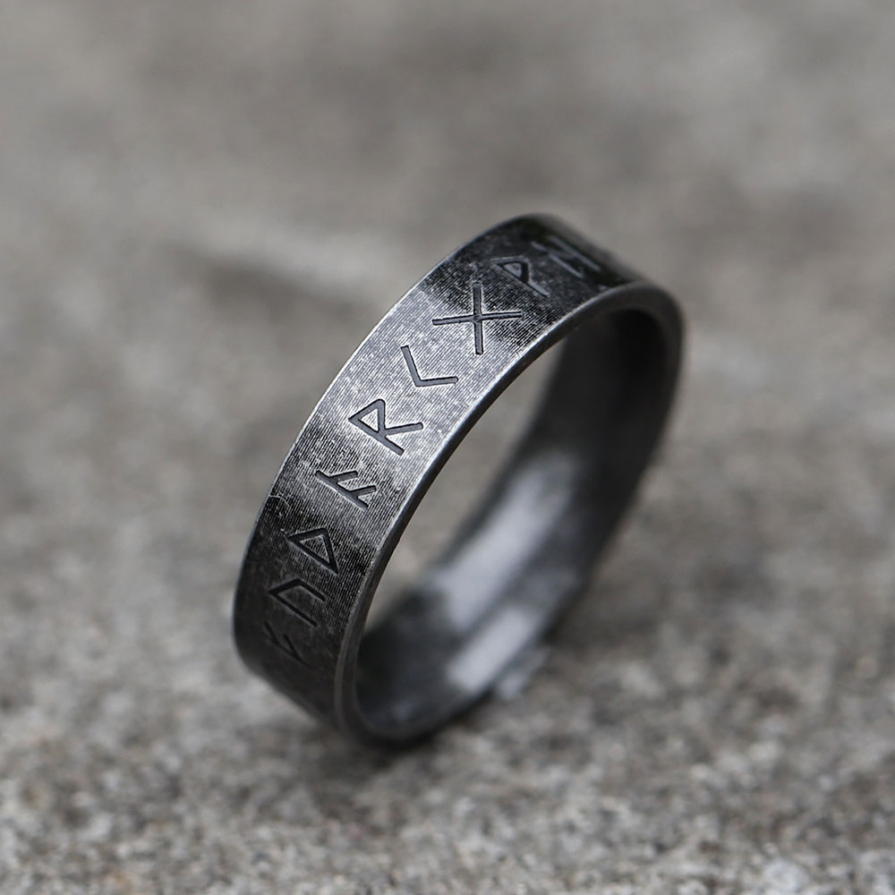 Bague Viking à Runes – Pierre Verte